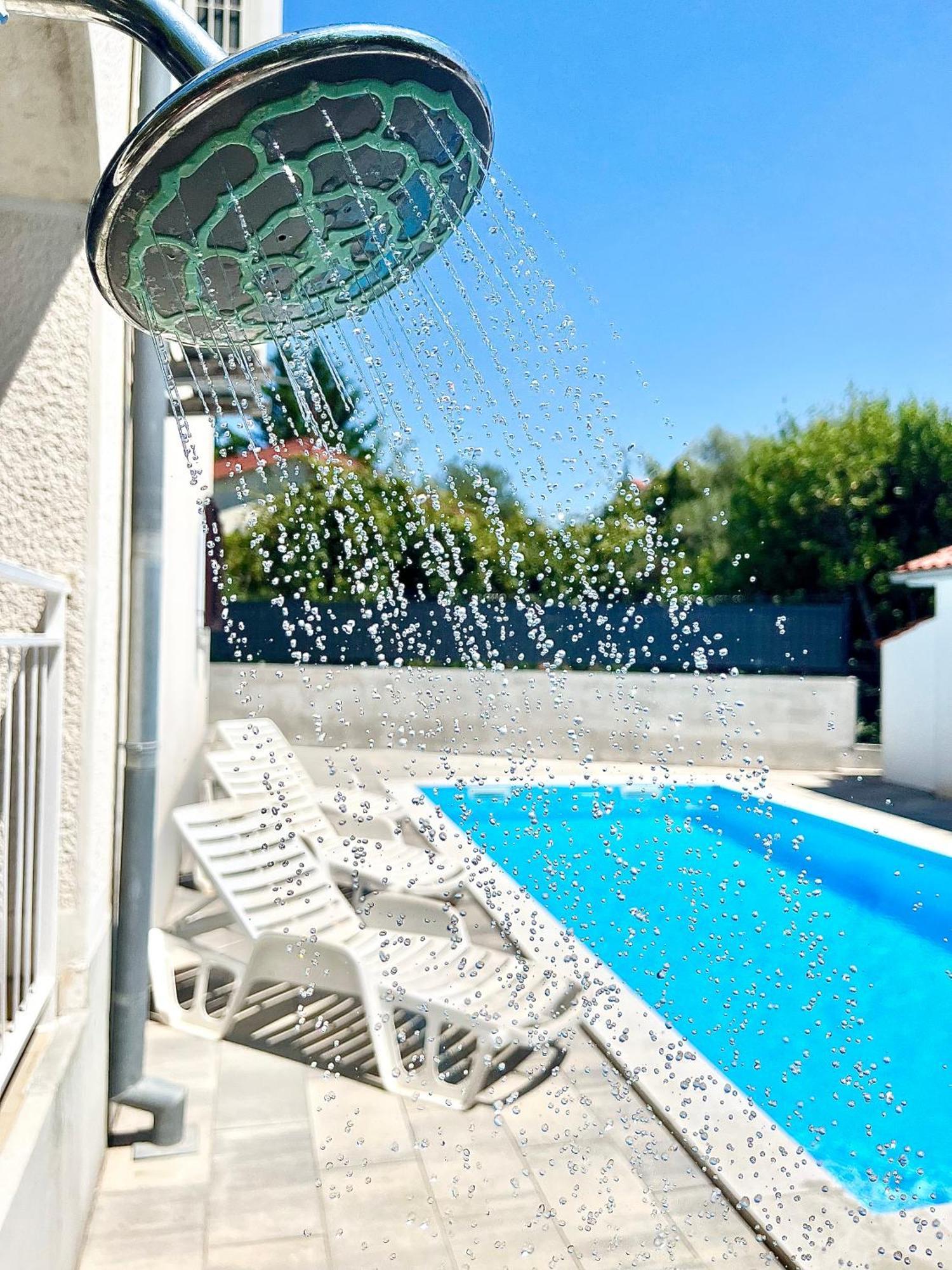 Adria Holiday Home Pinezići Extérieur photo